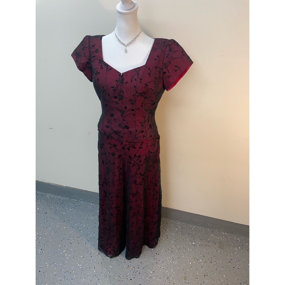 Chelsea Niles Skirt Top Set Floral Dark Romantic Vintage Size 8 Red Black Goth